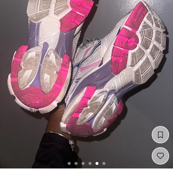 Women’s Balenciaga Runners - Picture 4 of 5
